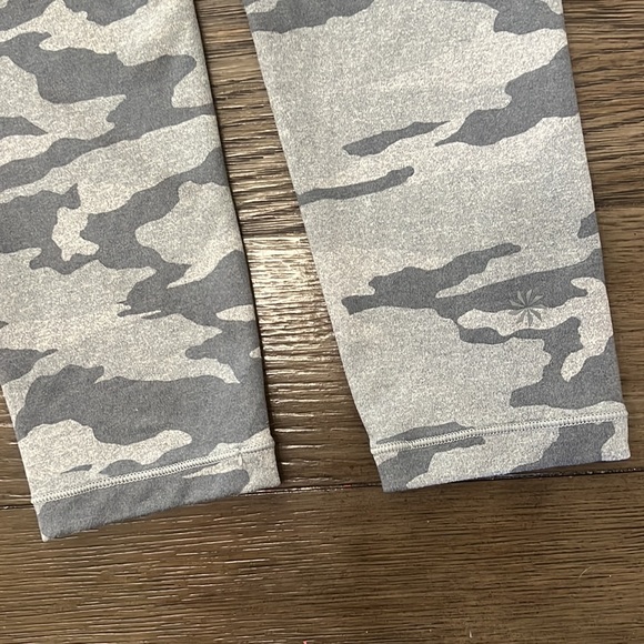 Athleta Girl Camo chit chat capri leggings - Picture 4 of 9